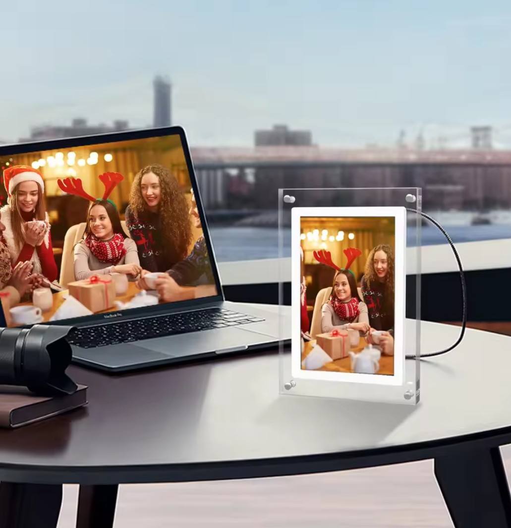 Premium Frame - Detail Close-up